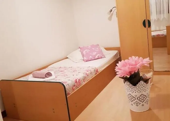 Diana Lovetovo * 보디체